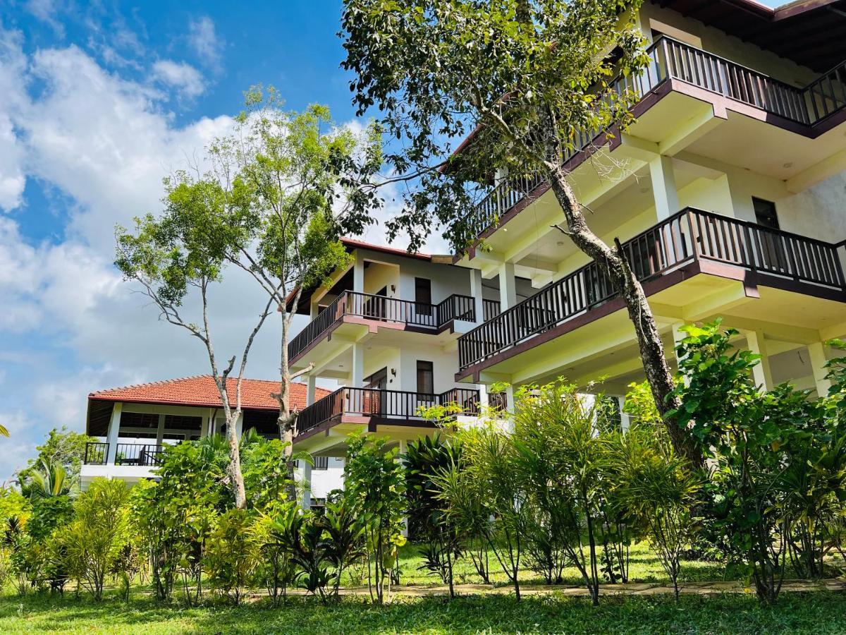 Ashansa Lagoon Resort Tangalle Esterno foto