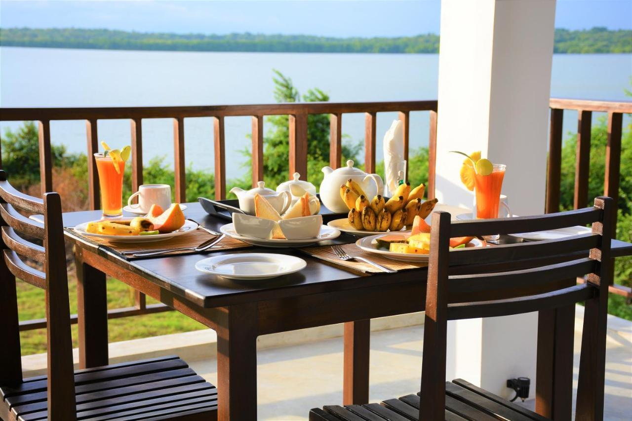Ashansa Lagoon Resort Tangalle Esterno foto